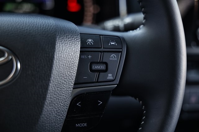 2025 Toyota Camry SE photo 33