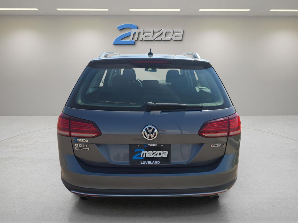 2019 Volkswagen Golf Alltrack S photo 4