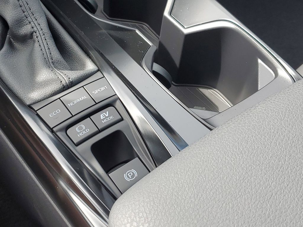 2025 Toyota Camry SE photo 27