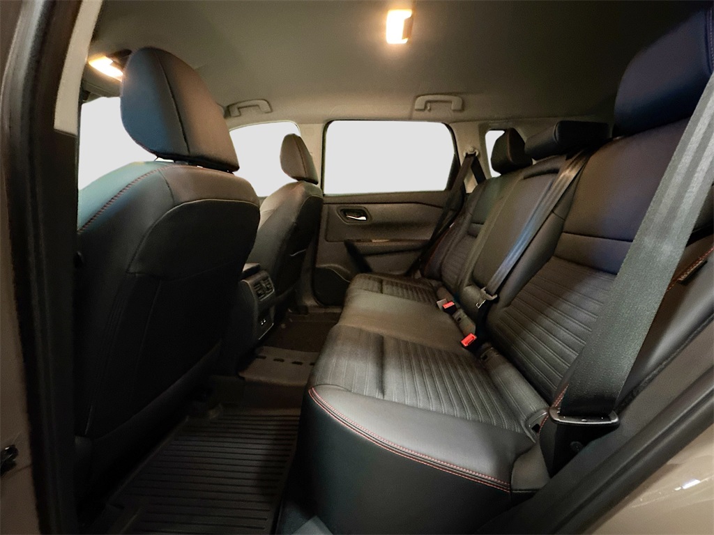 2026 Nissan Rogue SV photo 12