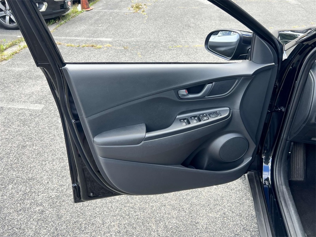 2023 Hyundai Kona SEL photo 16