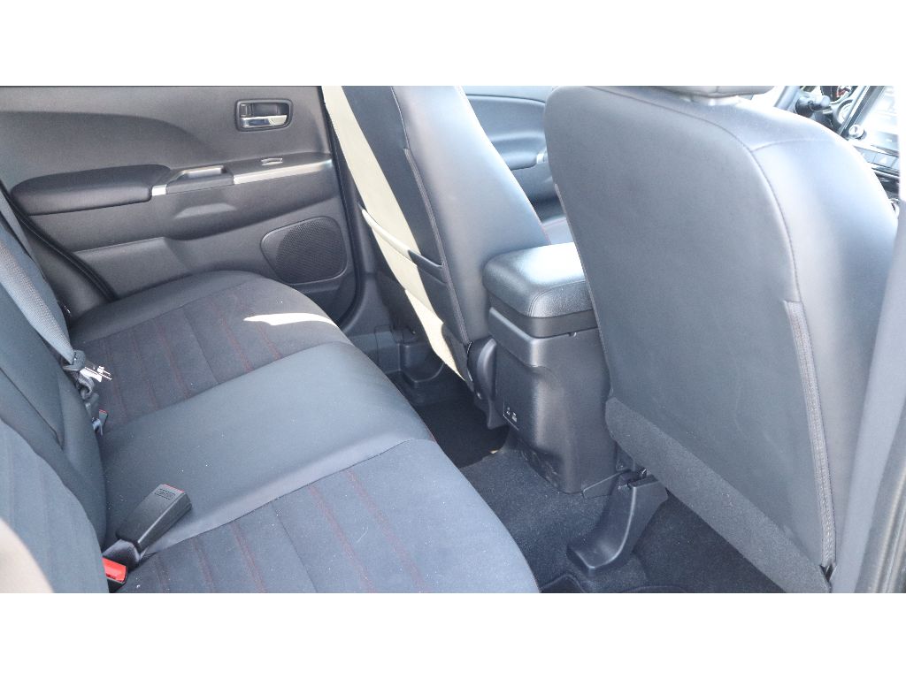 2024 Mitsubishi Outlander Sport ES photo 16