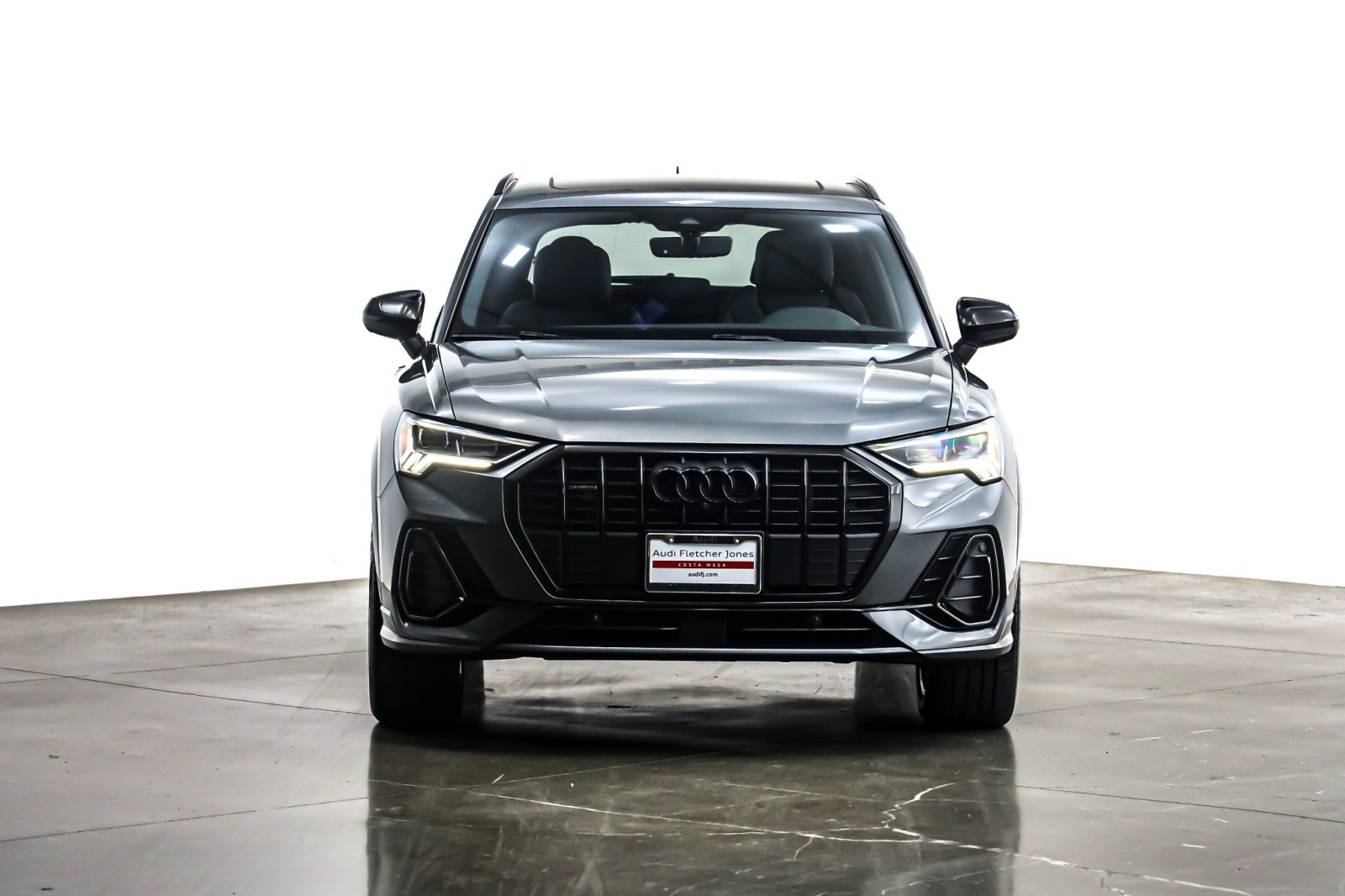 2025 Audi Q3 S line Premium Plus 45 TFSI photo 2