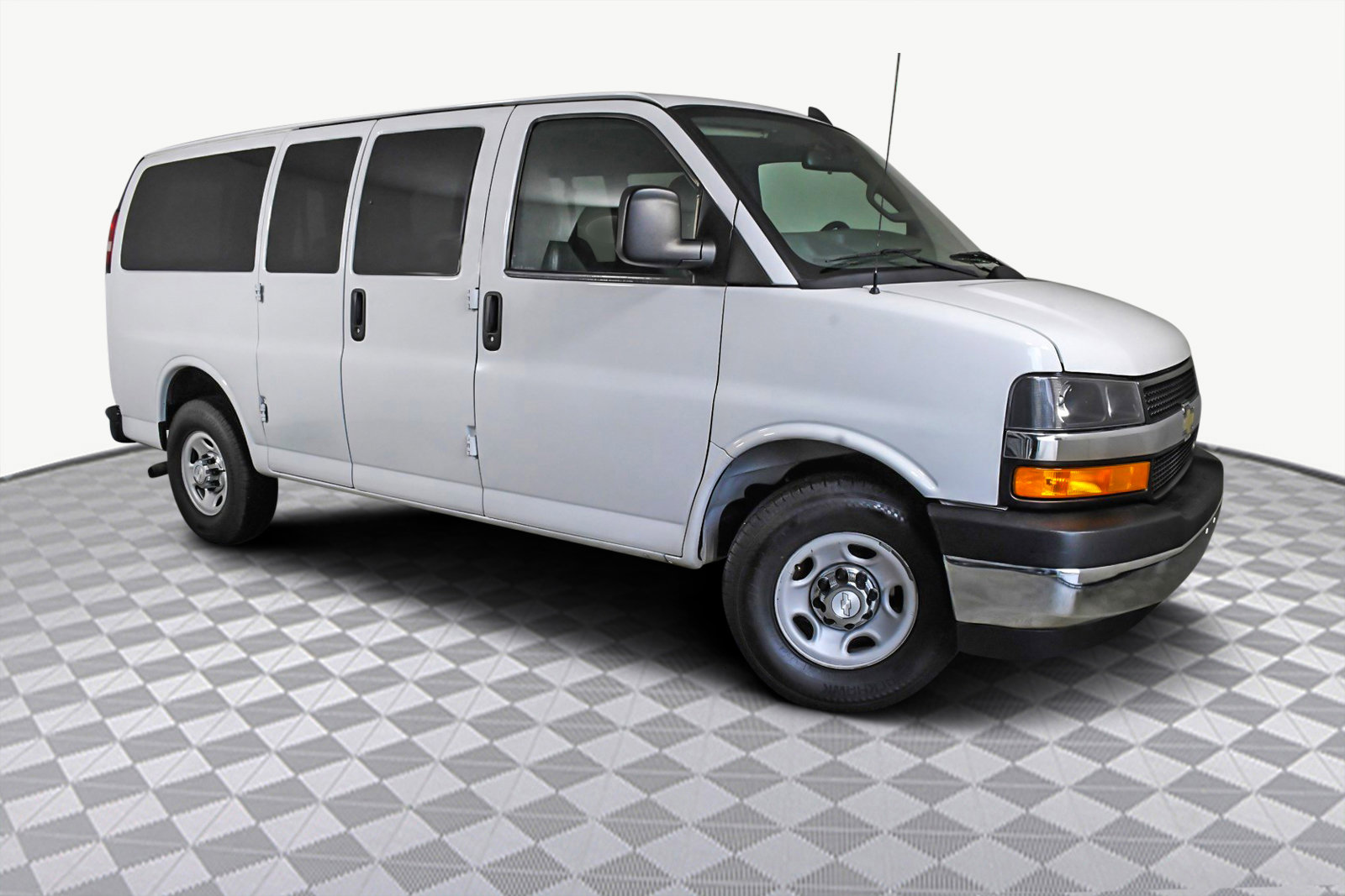 Express 1500 2018 Chevrolet Express 2500 Lt Express Passenger Van