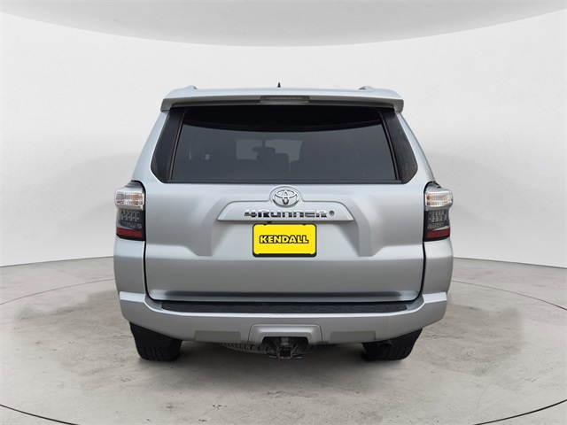 2016 Toyota 4Runner SR5 photo 4