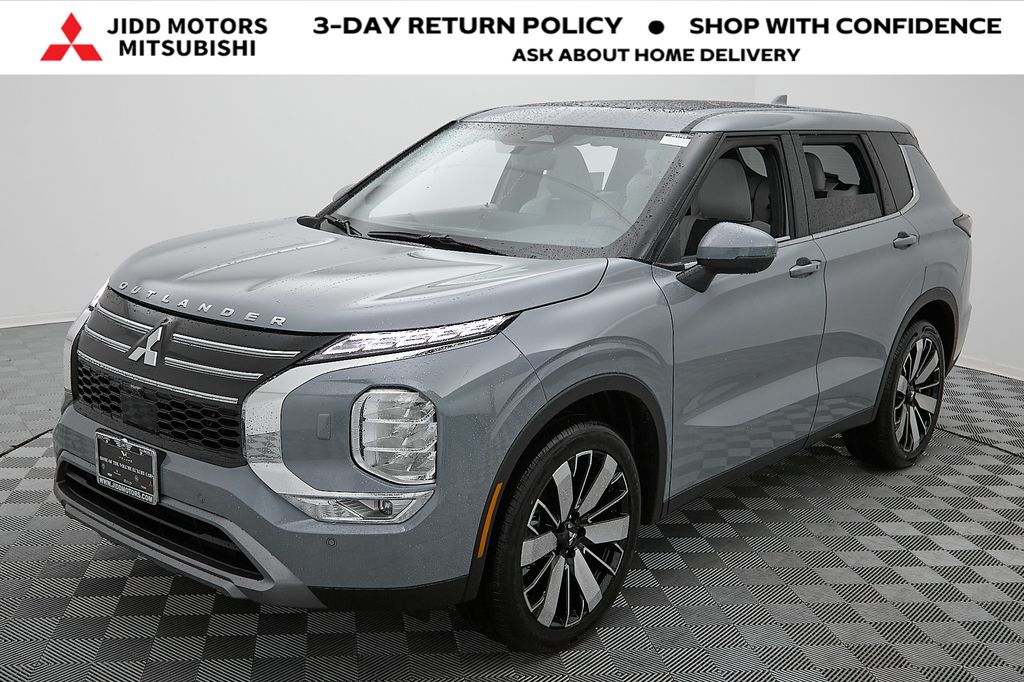 2026 Mitsubishi Outlander SE's photo