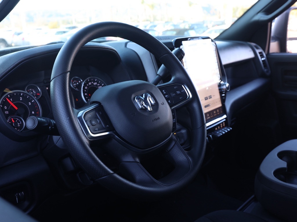 New 2026 Diamond Black Crystal Pearl-Coat Exterior Paint RAM Tradesman image 13