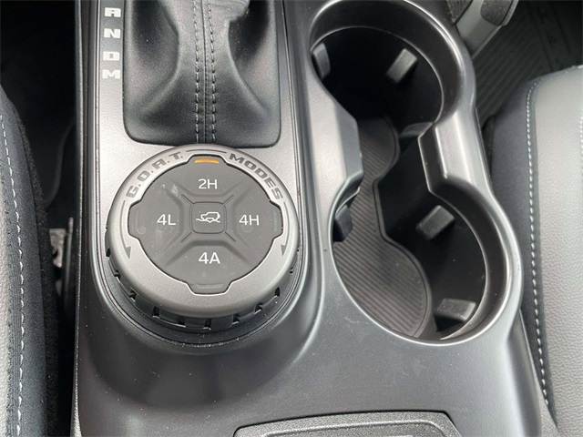 2024 Ford Bronco Outer Banks photo 12