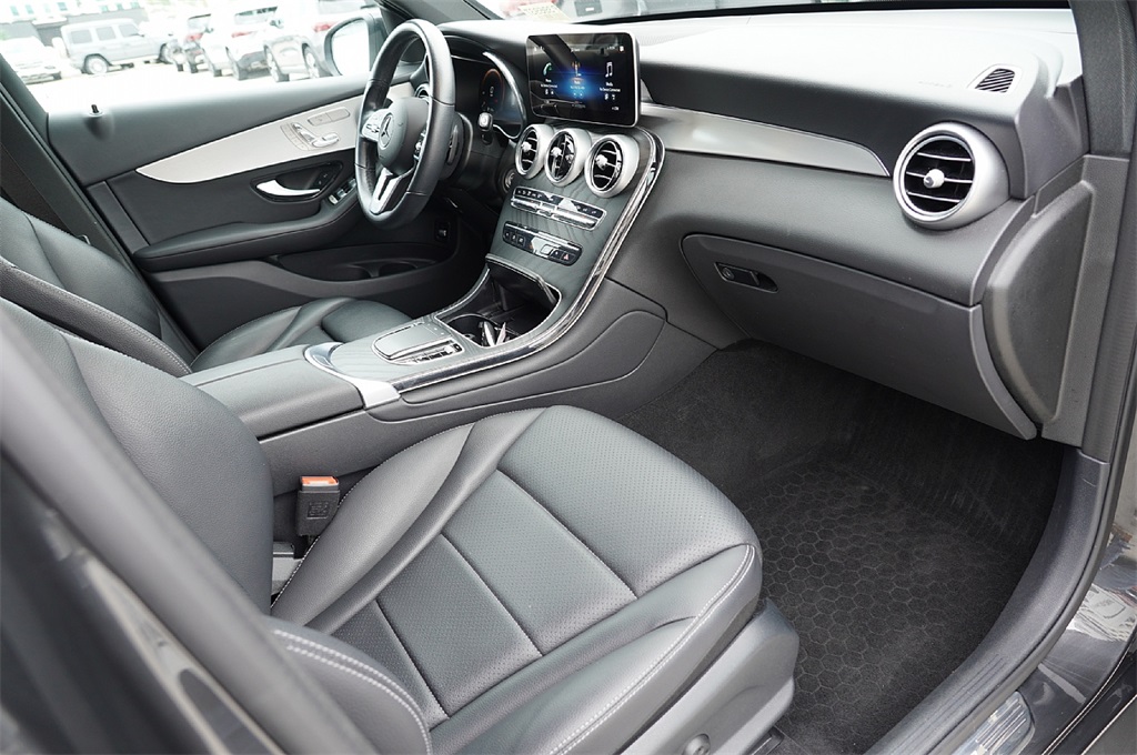 2022 Mercedes Benz GLC 300 photo 10