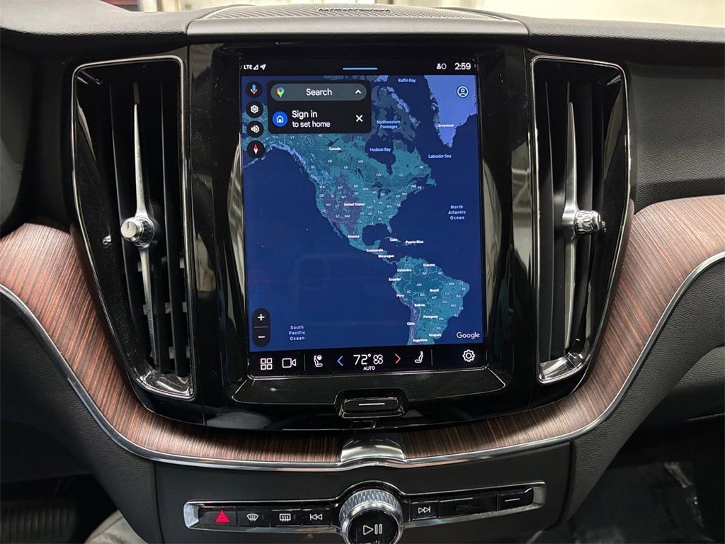 2023 Volvo XC60 B5 Plus photo 24