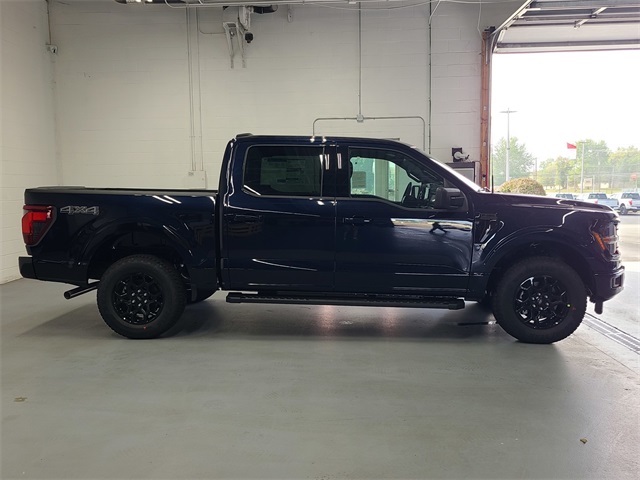 2025 Ford F-150 XLT photo 2