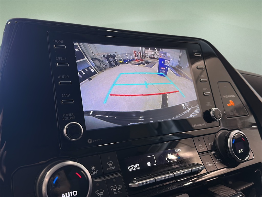 2021 Toyota Highlander L photo 11