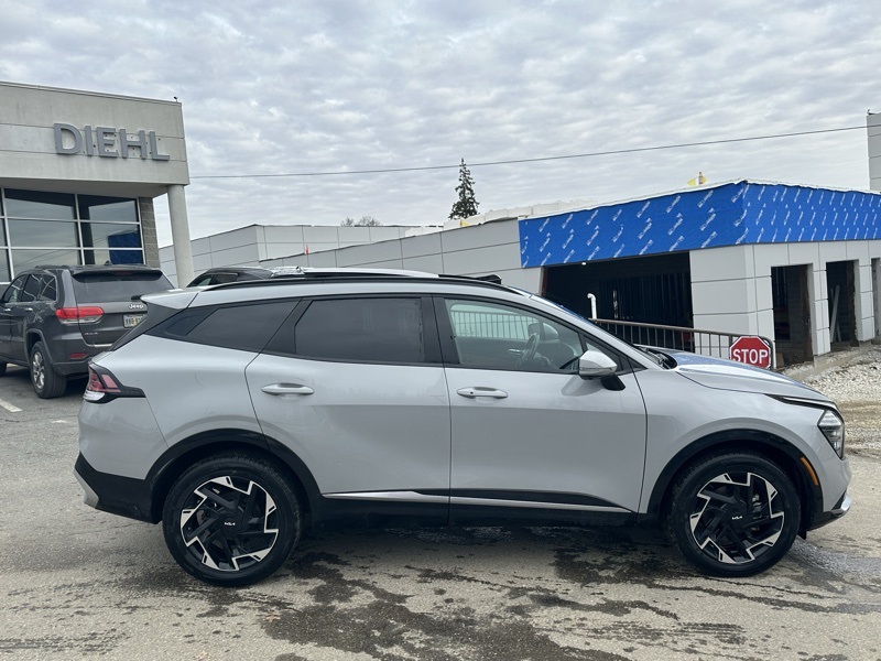 2023 Kia Sportage photo 3