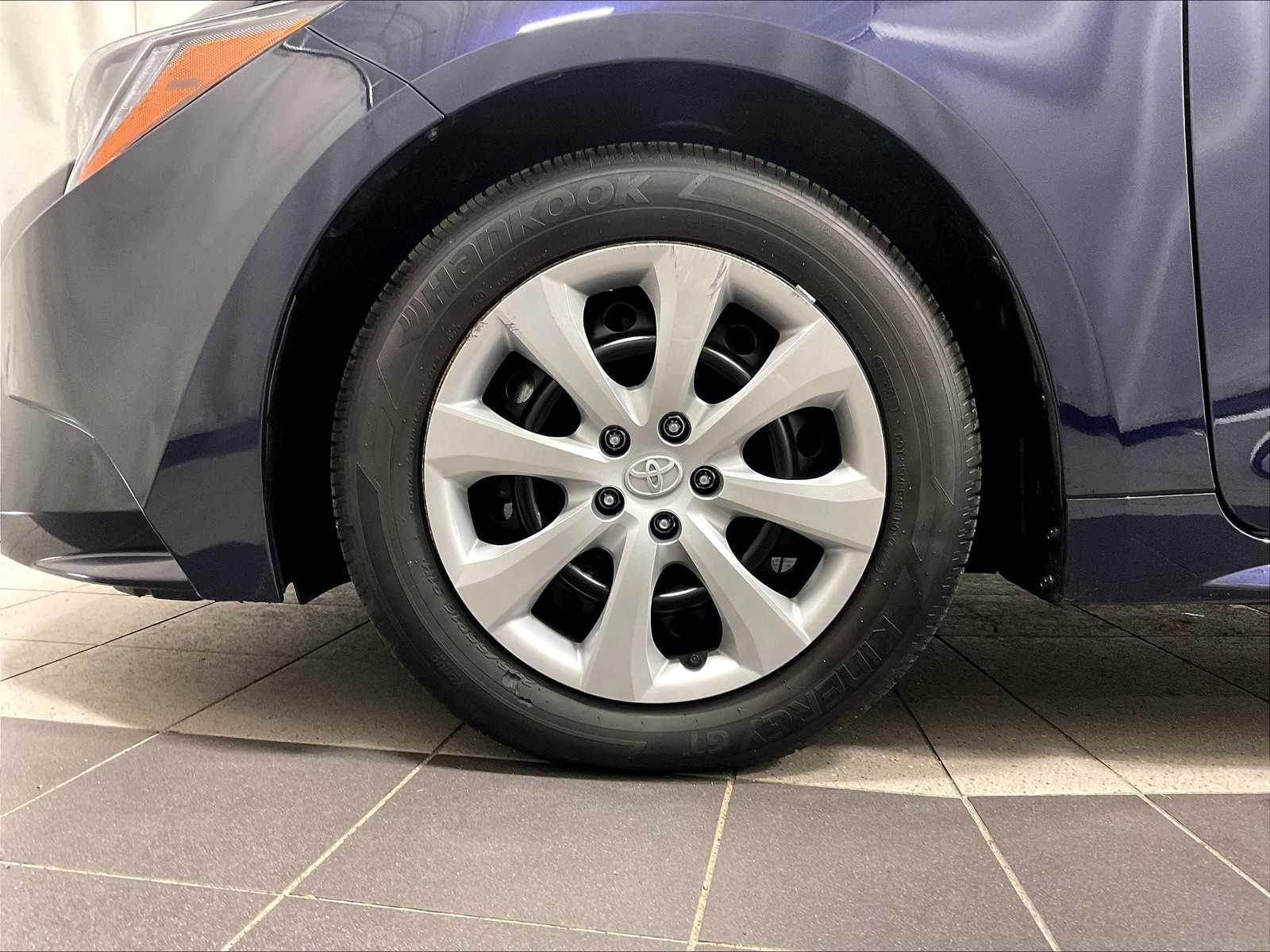 2025 Toyota Corolla LE photo 7