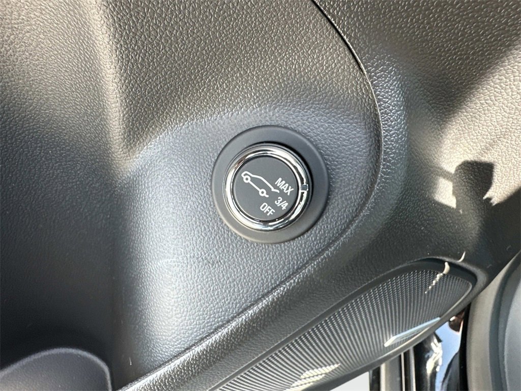 2026 Buick Encore GX Avenir photo 18
