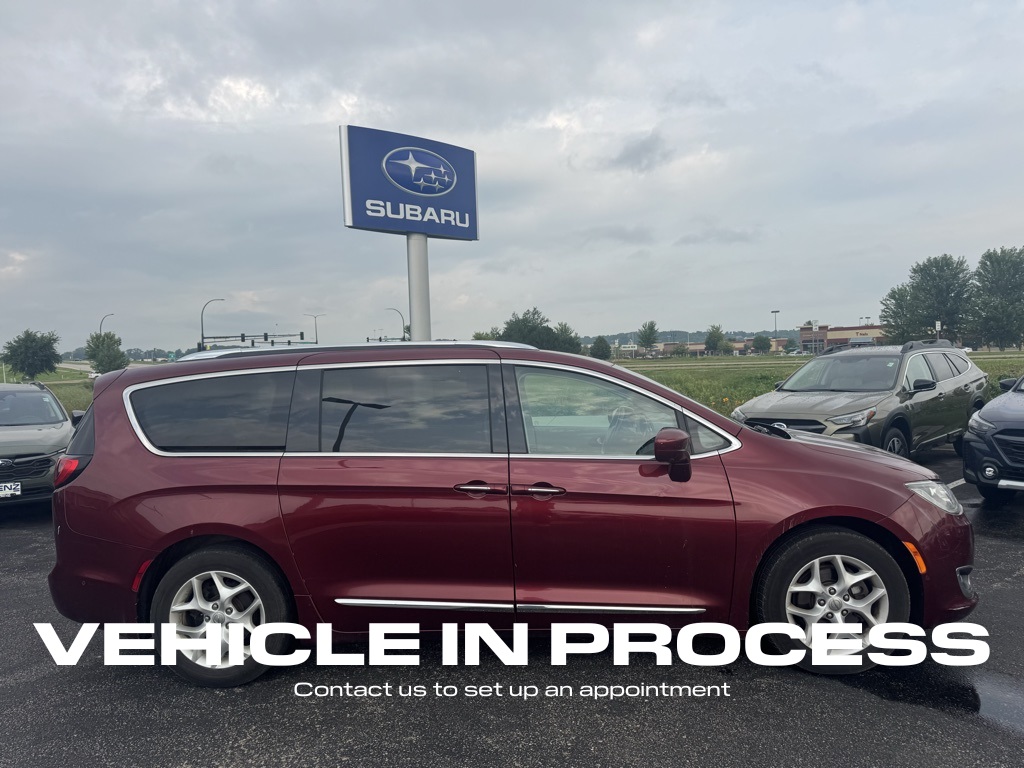 Used 2018 Chrysler Pacifica Touring L with VIN 2C4RC1BG5JR166827 for sale in Rochester, Minnesota