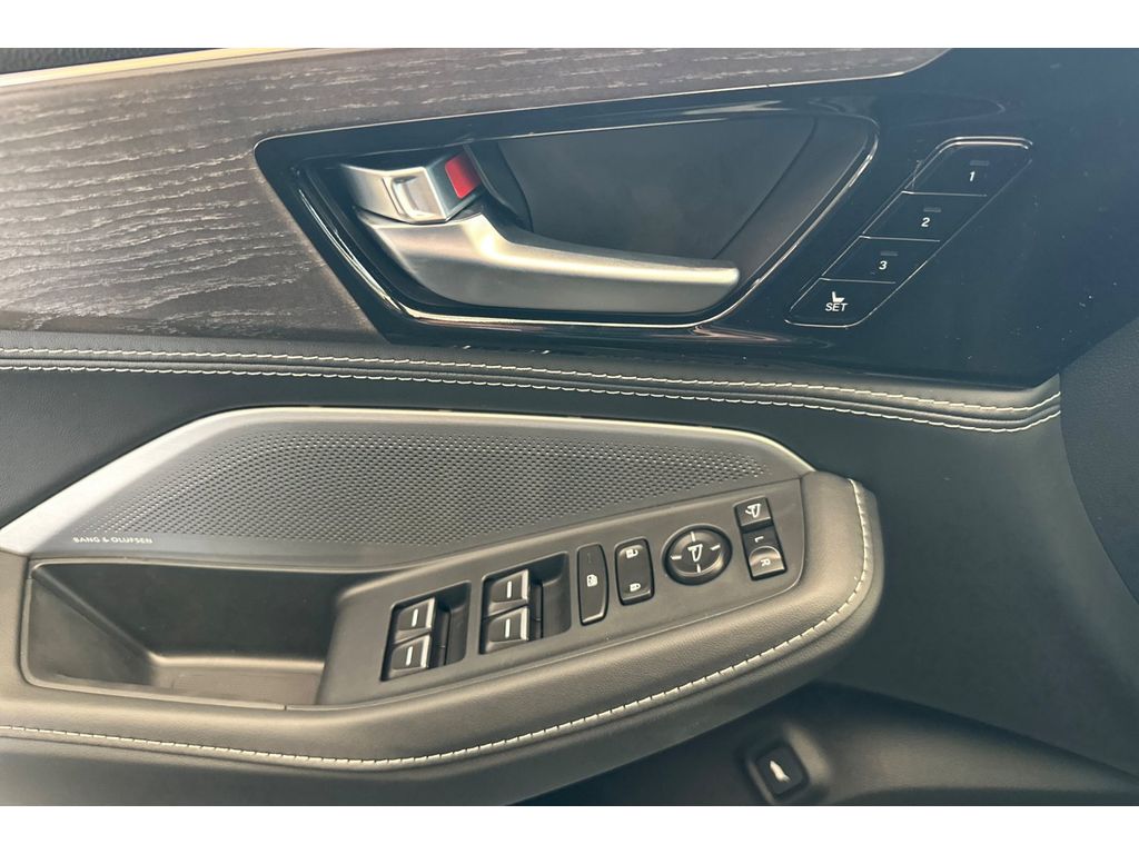 2026 Acura MDX SH-AWD A-Spec photo 9