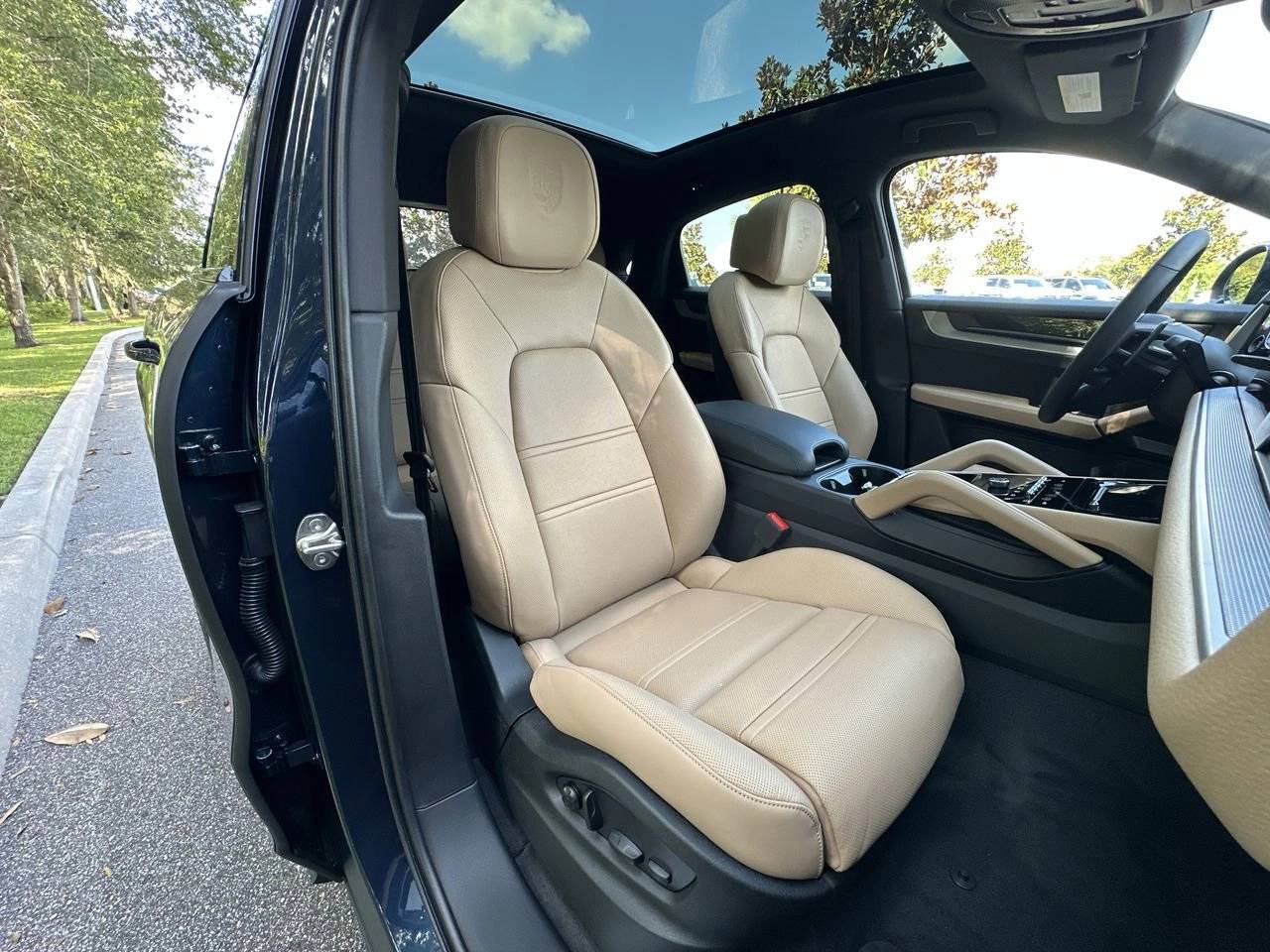 2025 Porsche Cayenne Coupe photo 29