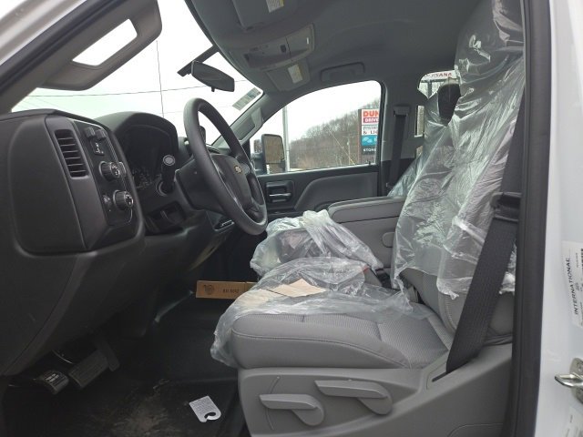 2024 Chevrolet Silverado 5500HD Work Truck photo 3