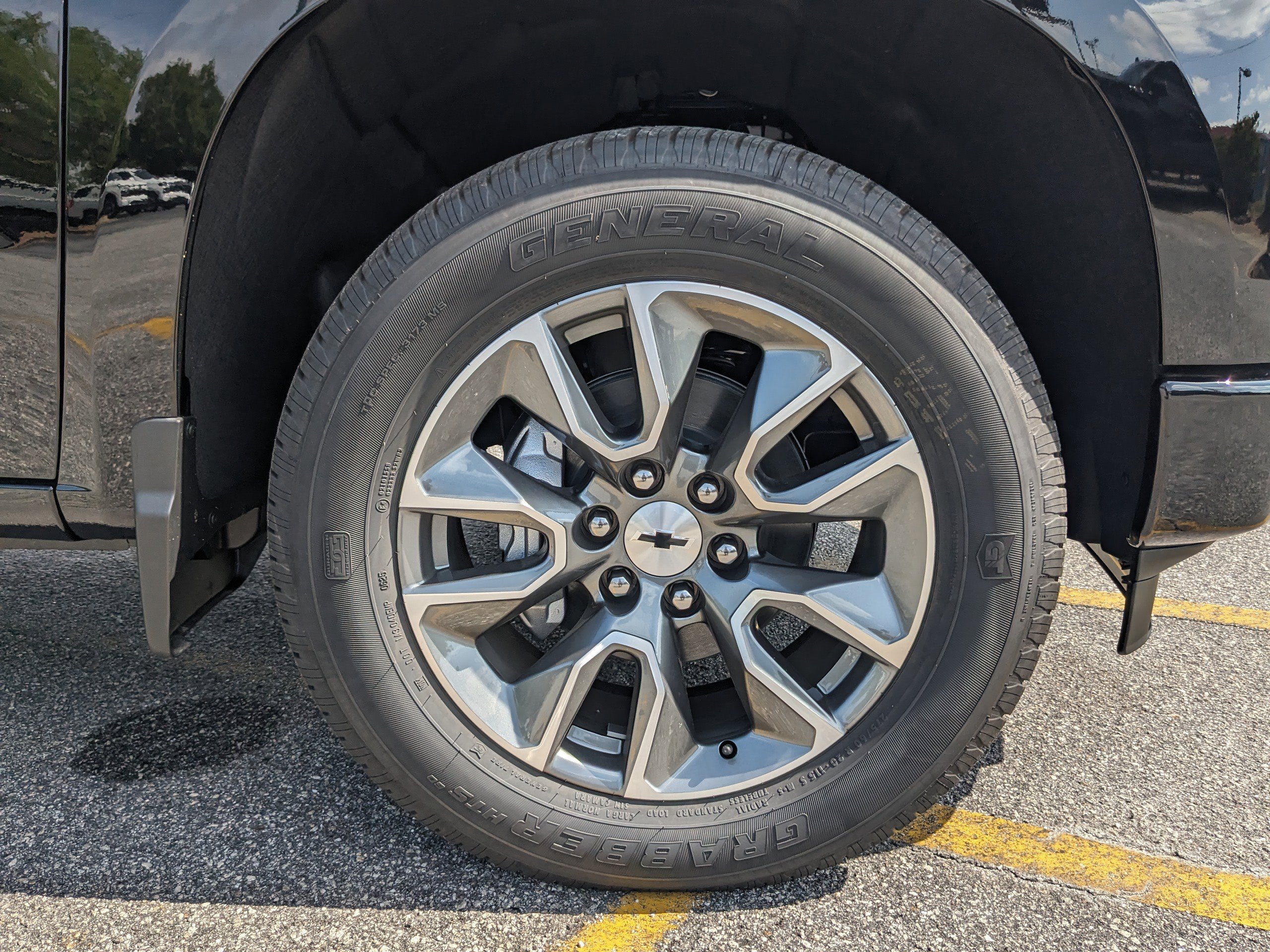 2025 Chevrolet Silverado 1500 RST photo 11