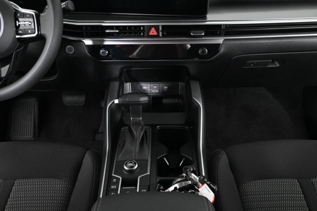 2026 Kia Sorento LX photo 3