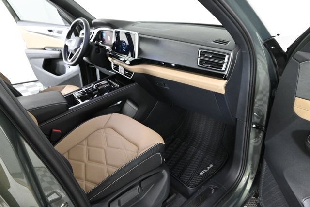 2026 Volkswagen Atlas Cross Sport SE Technology photo 10