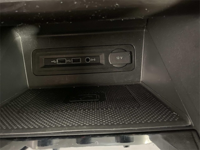 2020 Volkswagen Atlas Cross Sport V6 SEL photo 18