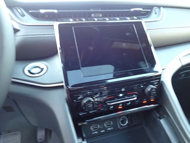 2025 Jeep Grand Cherokee Altitude X photo 18