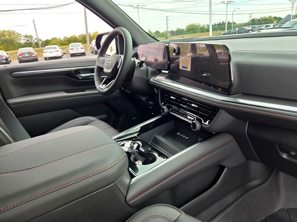 2025 Chevrolet Tahoe RST photo 4