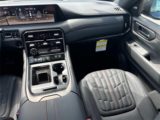 2025 Nissan Armada photo 18