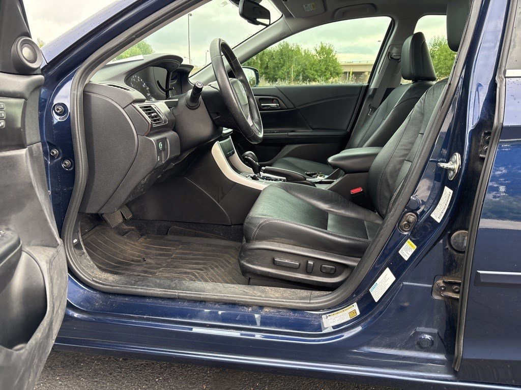 2015 Honda Accord Hybrid EX-L photo 10
