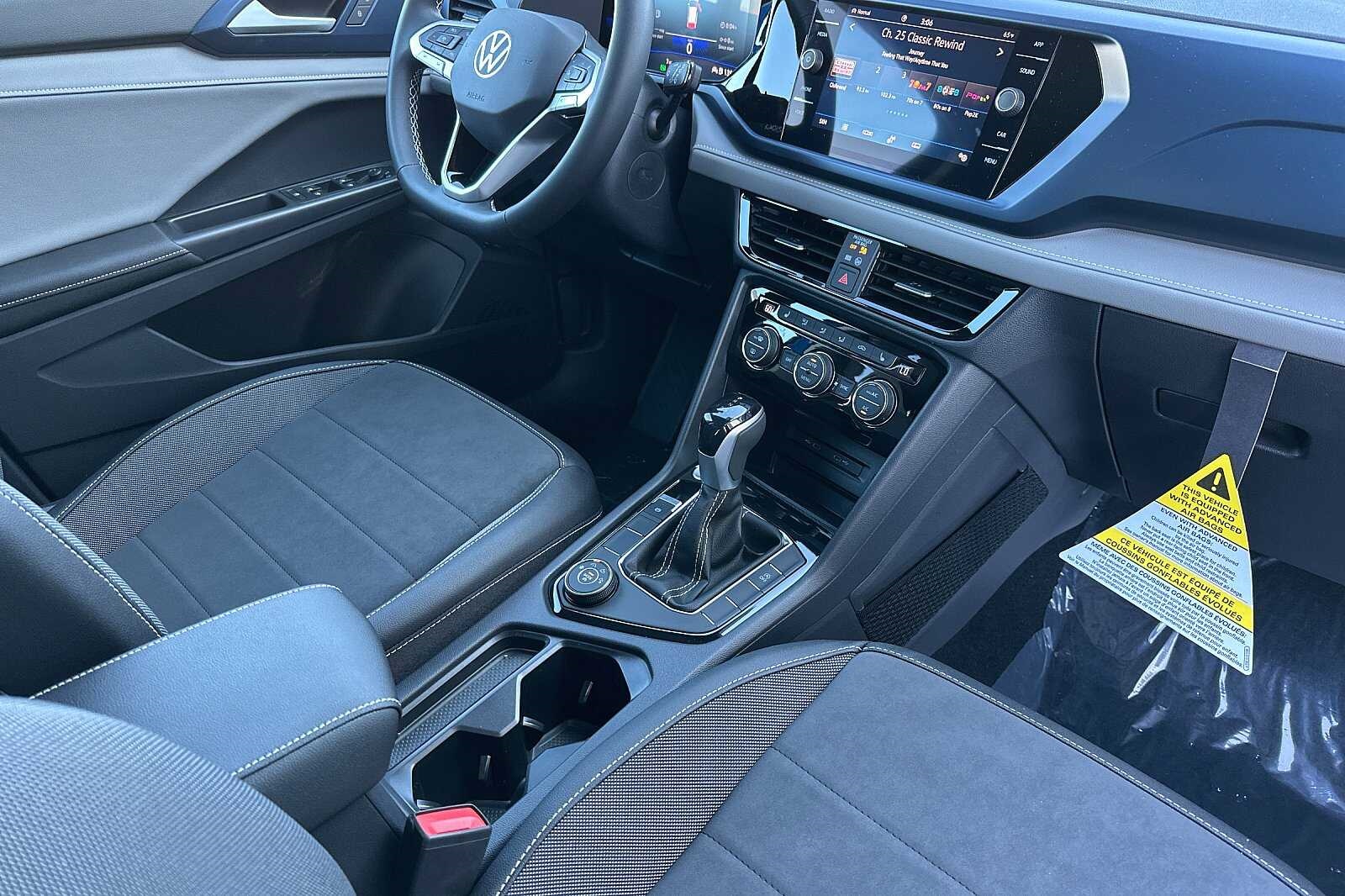 2024 Volkswagen Taos SE photo 15