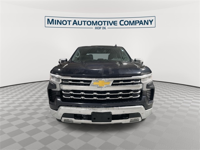 2022 Chevrolet Silverado 1500 LTZ photo 3