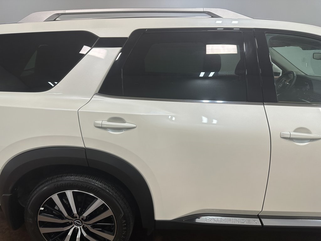 2024 Nissan Pathfinder Platinum photo 38