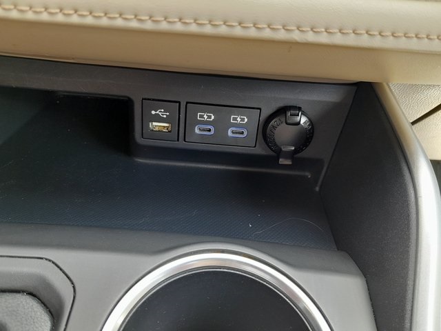 2022 Toyota Highlander XLE photo 24
