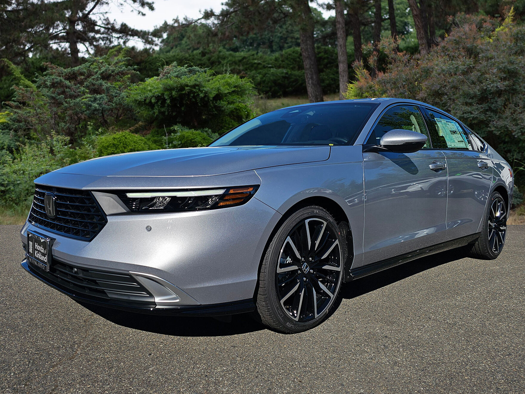 2025 Honda Accord Hybrid Touring photo 3