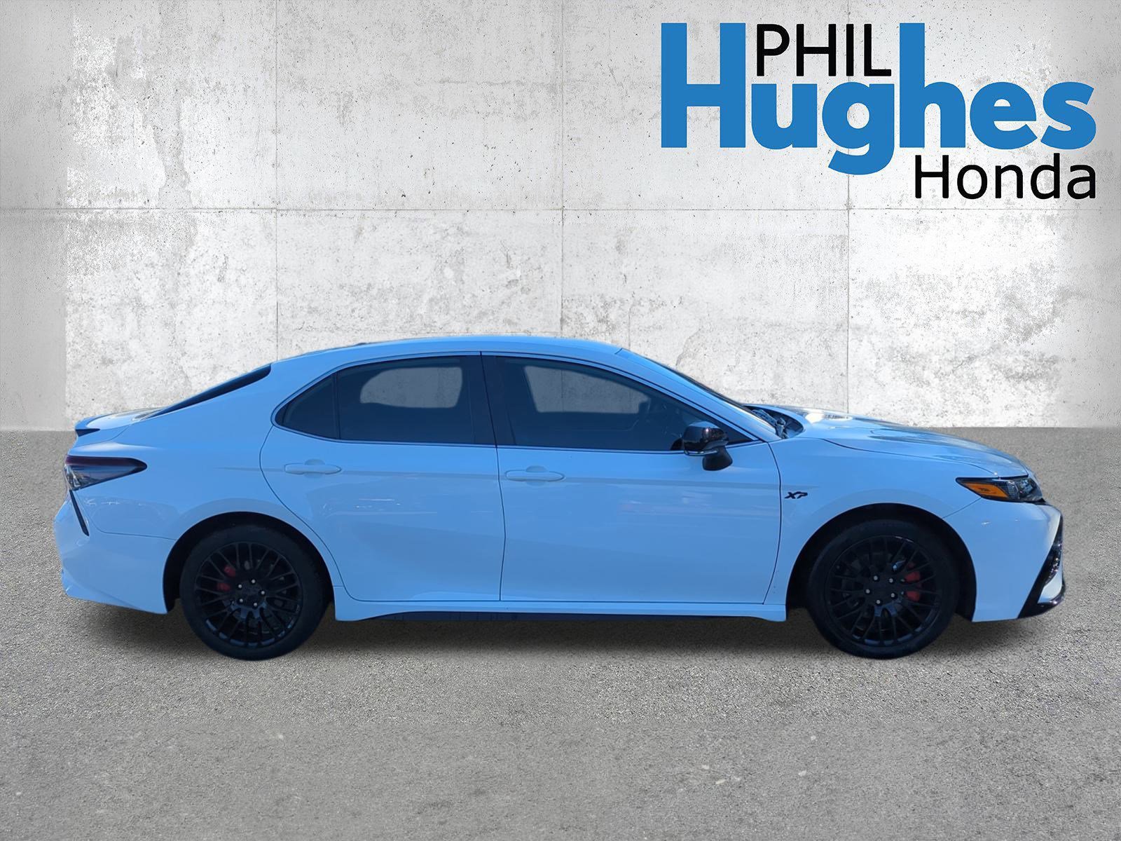 2024 Toyota Camry SE photo 2