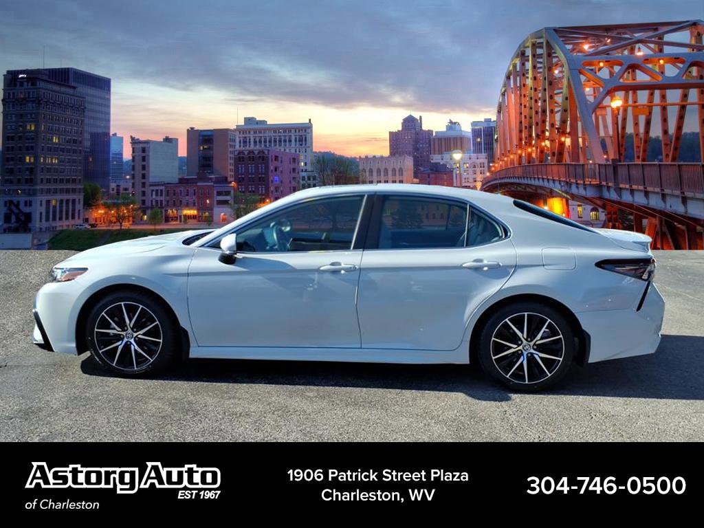 2023 Toyota Camry SE photo 6