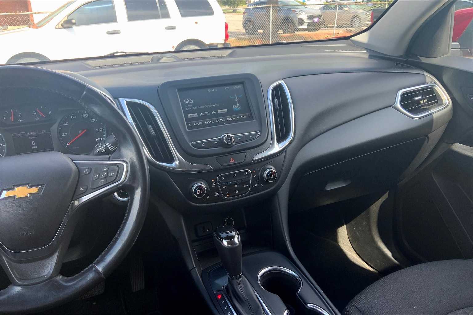 2018 Chevrolet Equinox LT photo 6