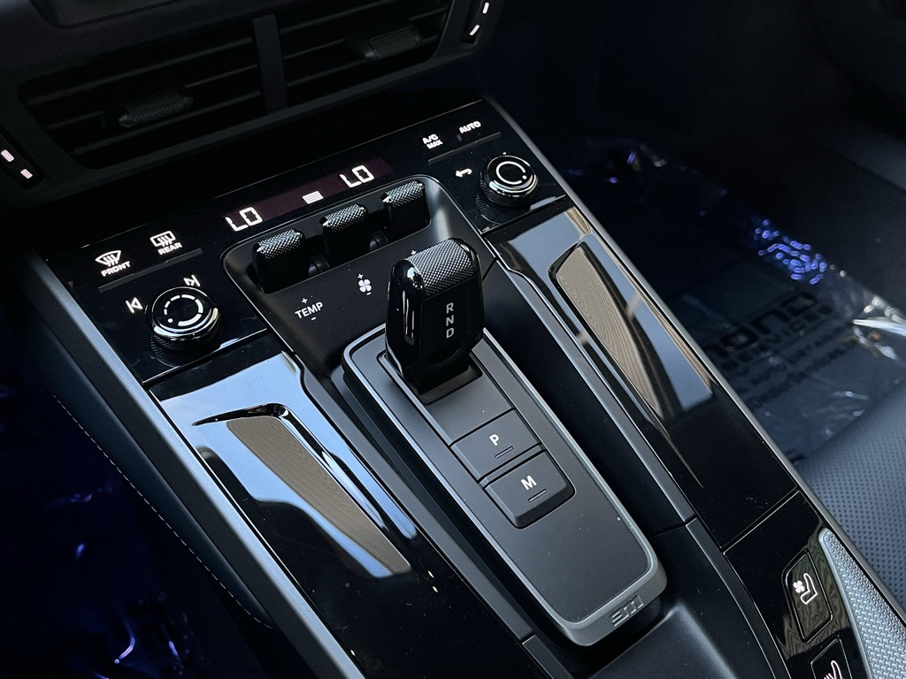2025 Porsche 911 photo 22
