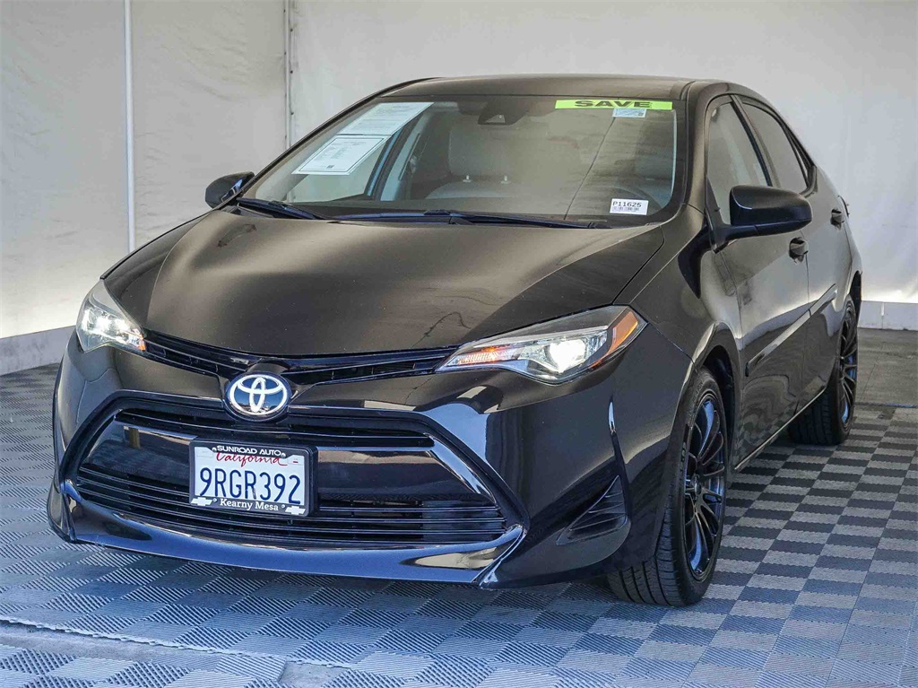 2019 Toyota Corolla LE photo 3