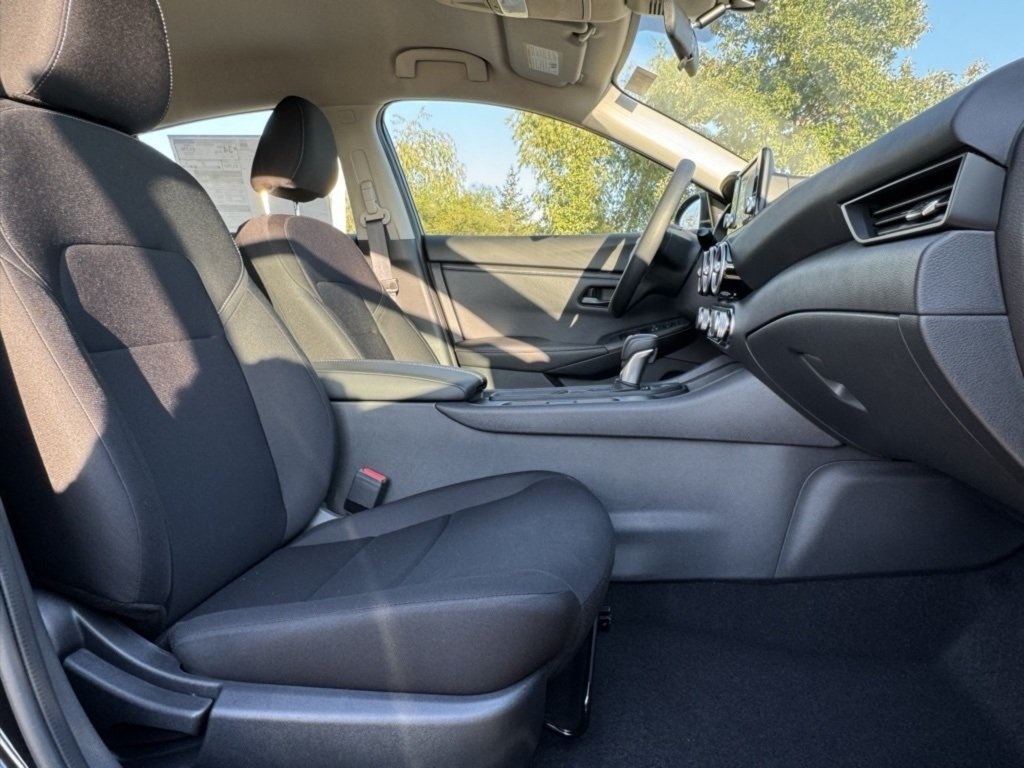 2025 Nissan Sentra S photo 23