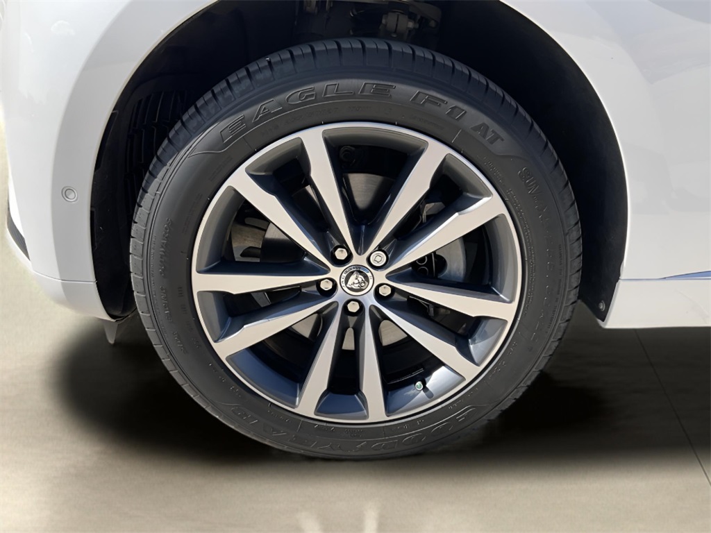 2025 Jaguar F-PACE P250 R-Dynamic S photo 23