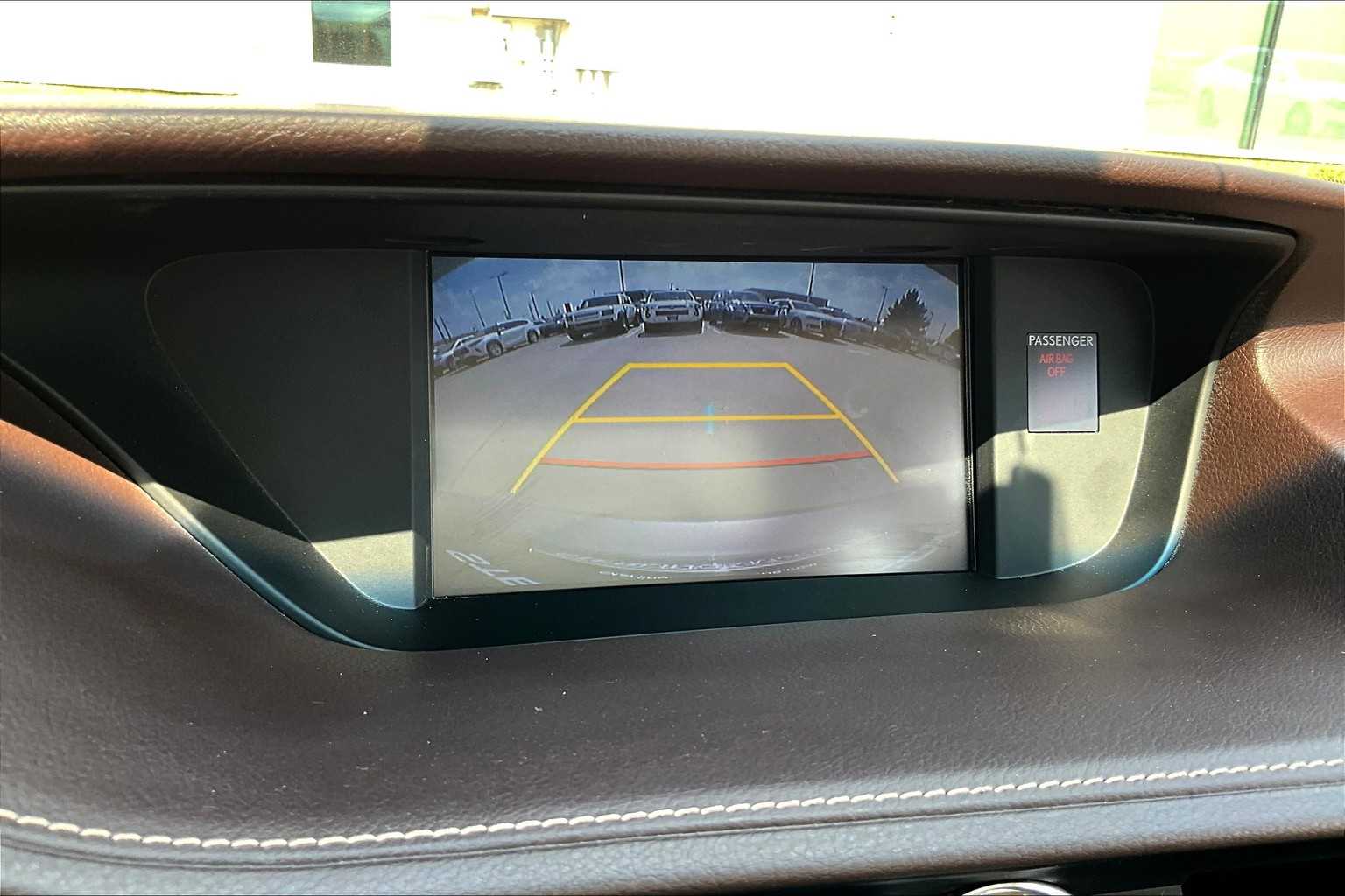 2016 Lexus ES 350 photo 23