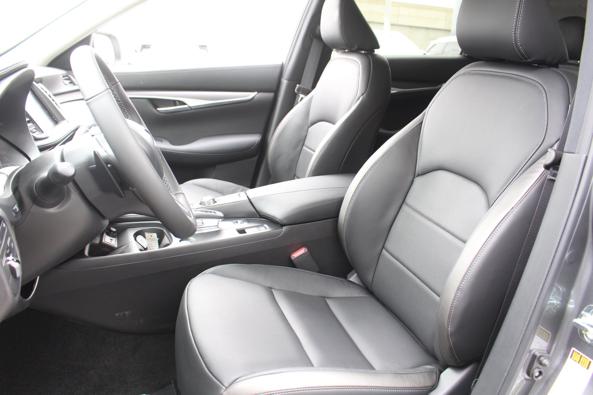 2025 Infiniti QX50 Luxe photo 13