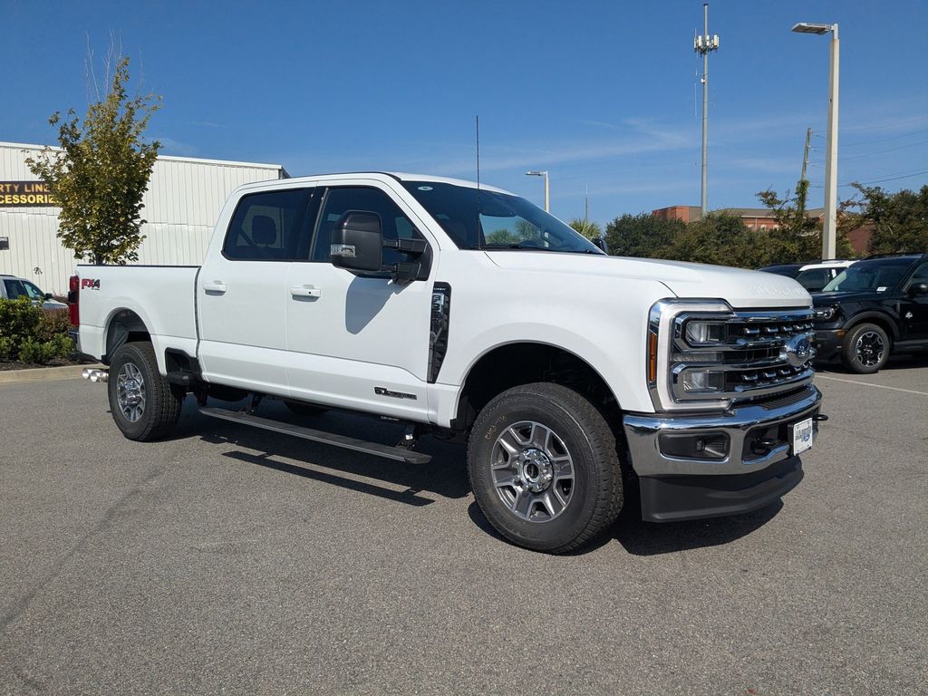 2026 Ford F-350 Lariat photo 2