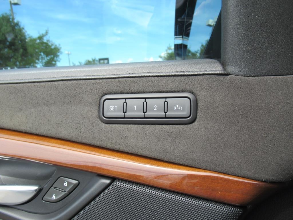 2018 Cadillac Escalade Base photo 22