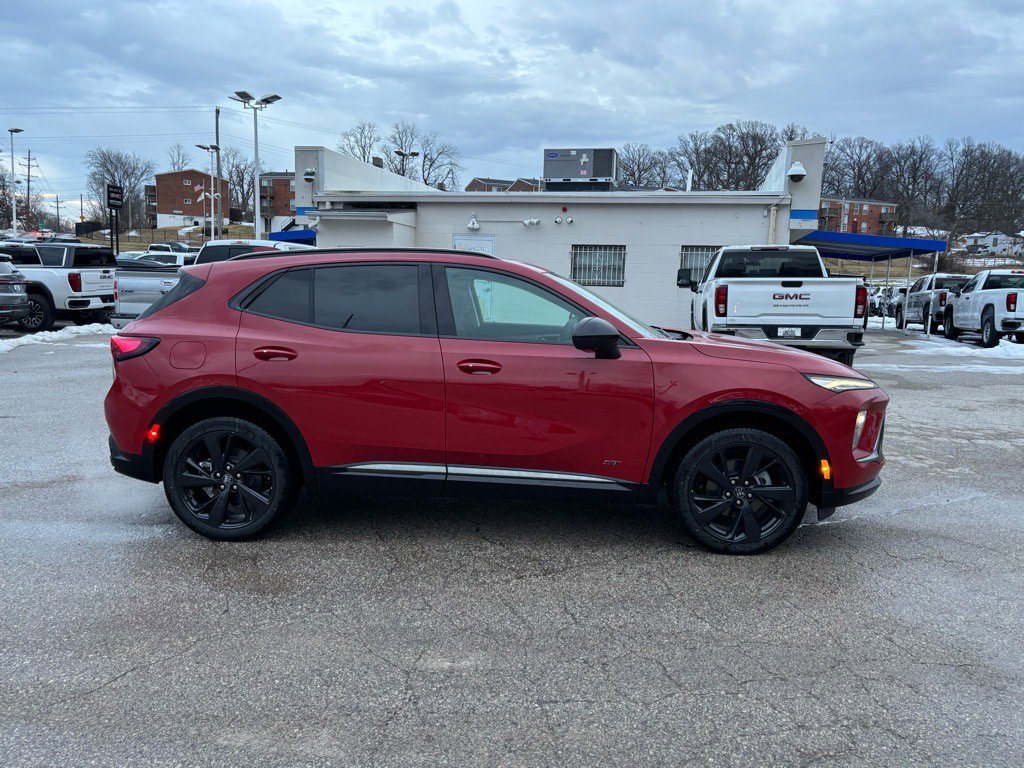 2025 Buick Envision Sport Touring photo 2