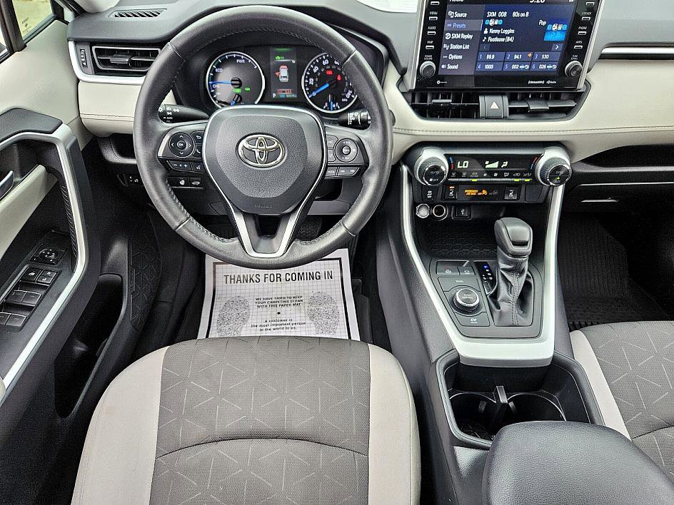 2022 Toyota RAV4 Hybrid XLE photo 6