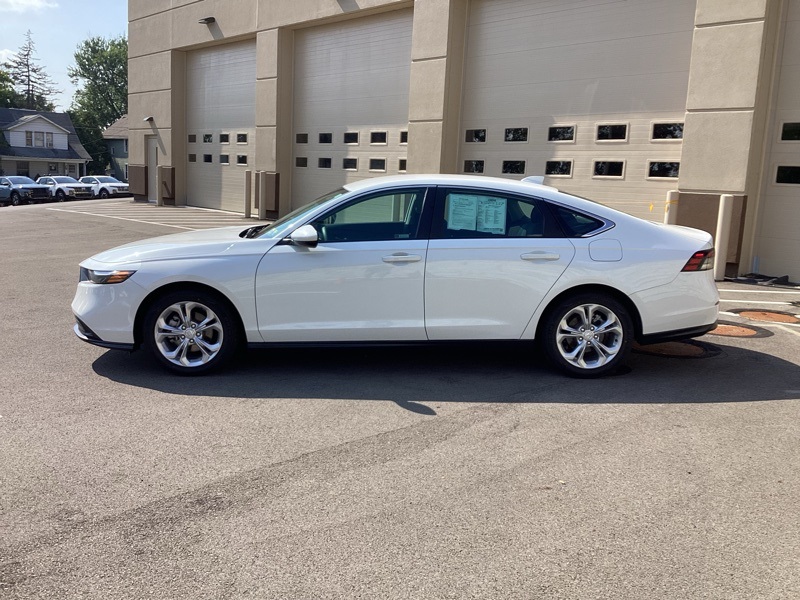 2023 Honda Accord LX photo 3